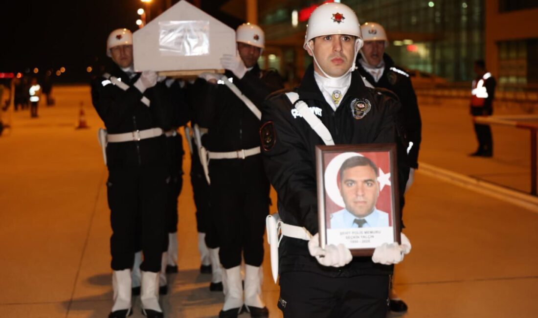 Tekin YALÇINKAYA/ ELAZIĞ, – İSTANBUL Başakşehir’de polisleri taşıyan servis aracının