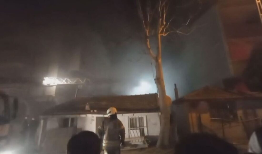 Uğur Samet AVCI/İSTANBUL, – SİLİVRİ’de tek katlı gecekondudan yükselen alevler