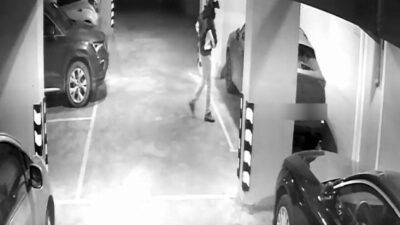 Ali AKSOYER İSTANBUL, – ÜMRANİYE’de otoparkta park halinde bulunan otomobilden