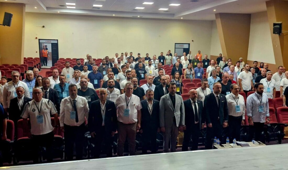 İZMİR, – YENİ sezonda 3’üncü Lig’de mücadele edecek İzmir’in köklü
