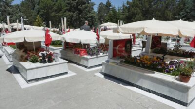 Aliekber METE-Muhammet BAYRAM/ANKARA, – ANKARA’da Kurban Bayramı arifesinde mezarlıklarda ve