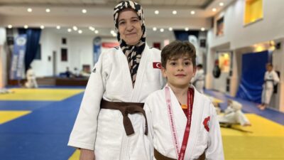 Mikail KARAMAN-Nisa MİĞAL/ANKARA, – ANKARA’da Necla Türkan (62), torunu Aras