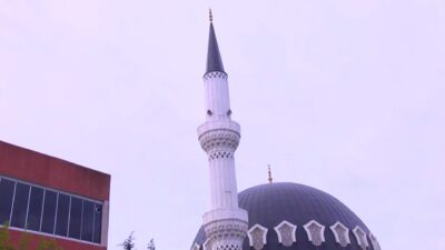 Baran AKKAYA-Taylan ERGÜN/İSTANBUL, -İSTANBUL’da etkili olan fırtına nedeniyle Arnavutköy’de bir