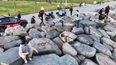 İhsan DÖRTKARDEŞ/İSTANBUL, – AVCILAR sahilinde dron destekli uyuşturucu denetimi yapıldı.