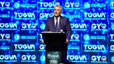 Ayşe GÜREL-Ataberk KURT/İSTANBUL – İSTANBUL’da düzenlenen ‘TÜGVA Genç Yönetici Okulu