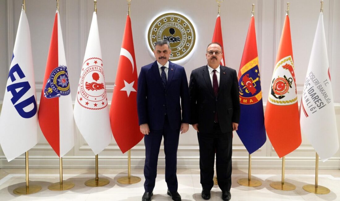 ANKARA, – İÇİŞLERİ Bakanı Mustafa Çiftçi, Ankara Valisi Yakup Canbolat’ı