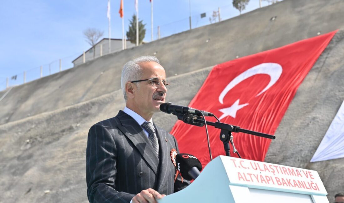 ANKARA, – ULAŞTIRMA ve Altyapı Bakanı Abdulkadir Uraloğlu, Ankara-Kırıkkale-Delice Otoyolu