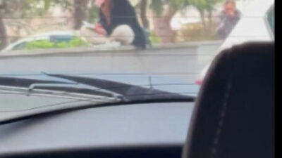 Ali AKSOYER/İSTANBUL, – BEŞİKTAŞ’ta operasyondan dönen polis ekipleri, bir binanın