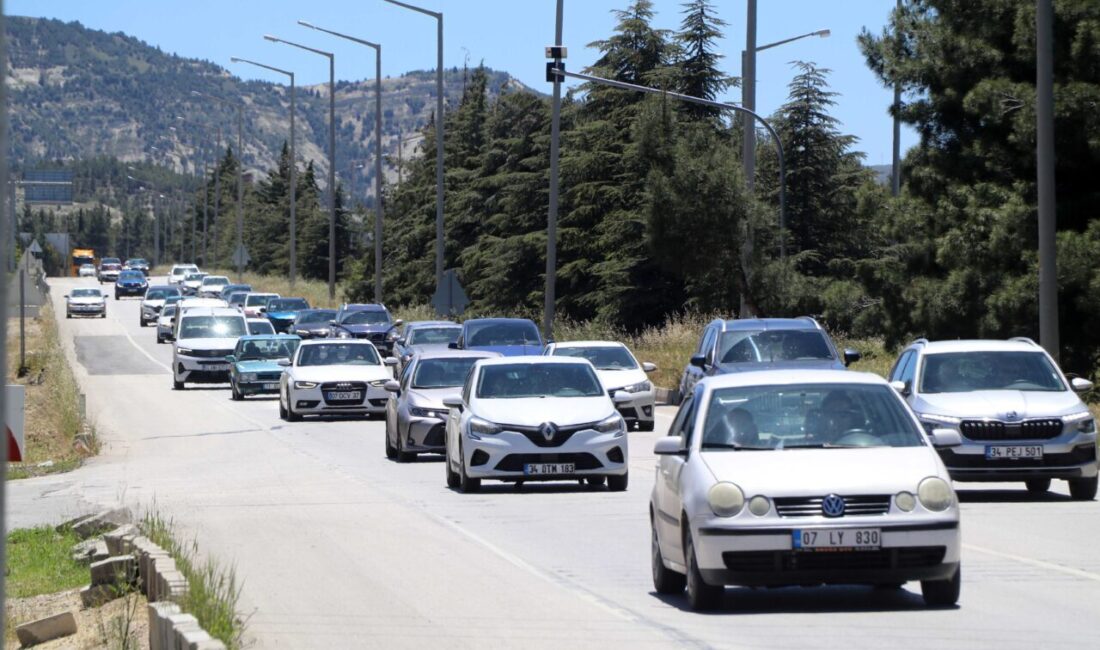 Mesut MADAN/BURDUR, – KURBAN Bayramı tatilini Antalya ve Fethiye’de geçirenler,