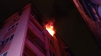 Barış YILMAZ/ BURSA, – BURSA’nın Osmangazi ilçesinde apartman dairesinde çıkan