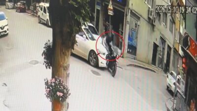 Yavuz YILMAZ/ İNEGÖL(Bursa), – BURSA’nın İnegöl ilçesinde otomobil ile çarpışan