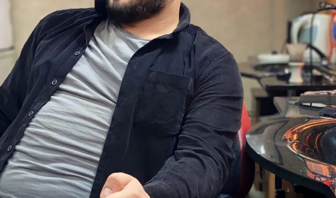 Oktay POLAT/ ERZURUM, – ERZURUM’da Alihan Bülbül (32), cami önünde