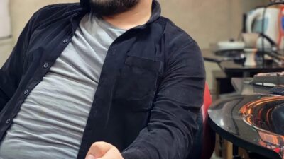 Oktay POLAT/ ERZURUM, – ERZURUM’da Alihan Bülbül (32), cami önünde