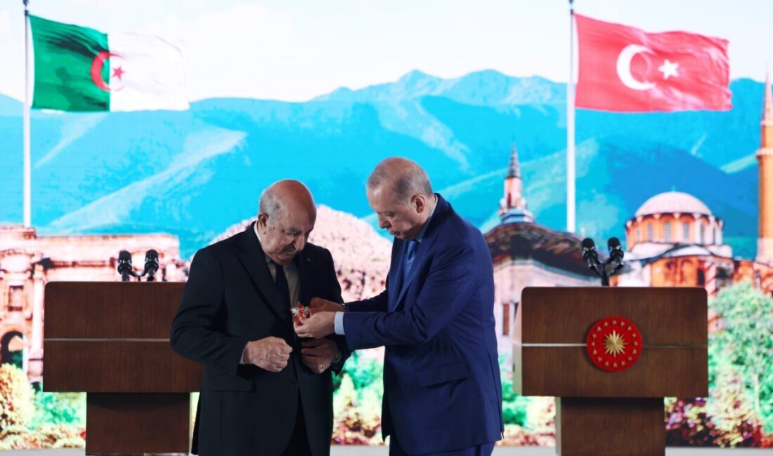 NİŞAN TEVCİH TÖRENİ DÜZENLENDİ Cumhurbaşkanı Erdoğan ile Cezayir Cumhurbaşkanı Tebbun