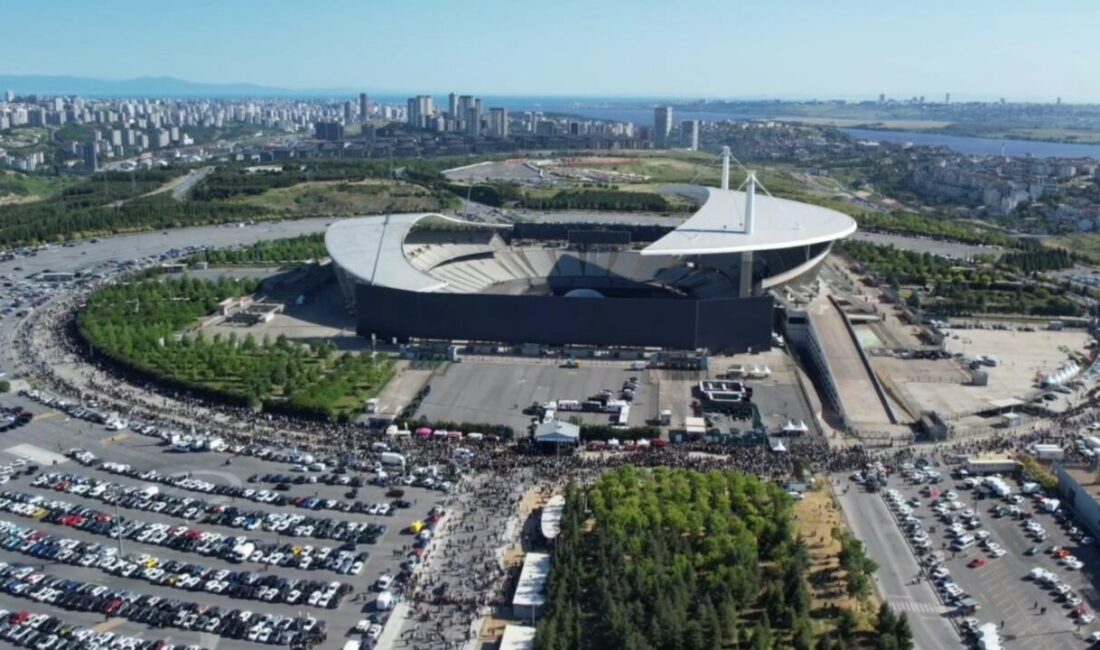 Vehbi DEMİR / İSTANBUL, – DÜNYACA ünlü sanatçı Kanye West’in