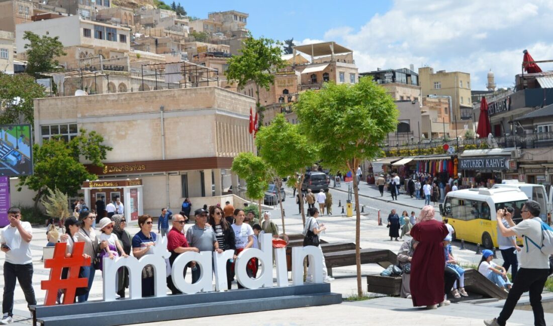 Salih KESKİN/MARDİN, – MARDİN’de Kurban Bayramı tatilinde turist yoğunluğu yaşandı.
