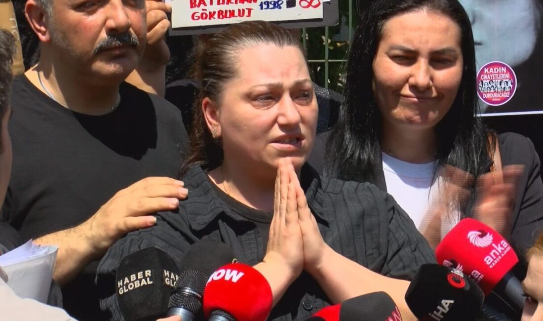 Ceyda YEŞİLOĞLU- Ceren KÜP/ İSTANBUL, – BÜYÜKÇEKMECE’de denizde elleri ve