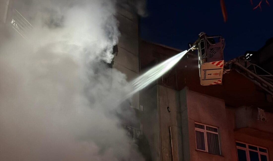 Mehmet Kaan KURT/İSTANBUL, – ŞİŞLİ’de 4 katlı binanın girişindeki iş