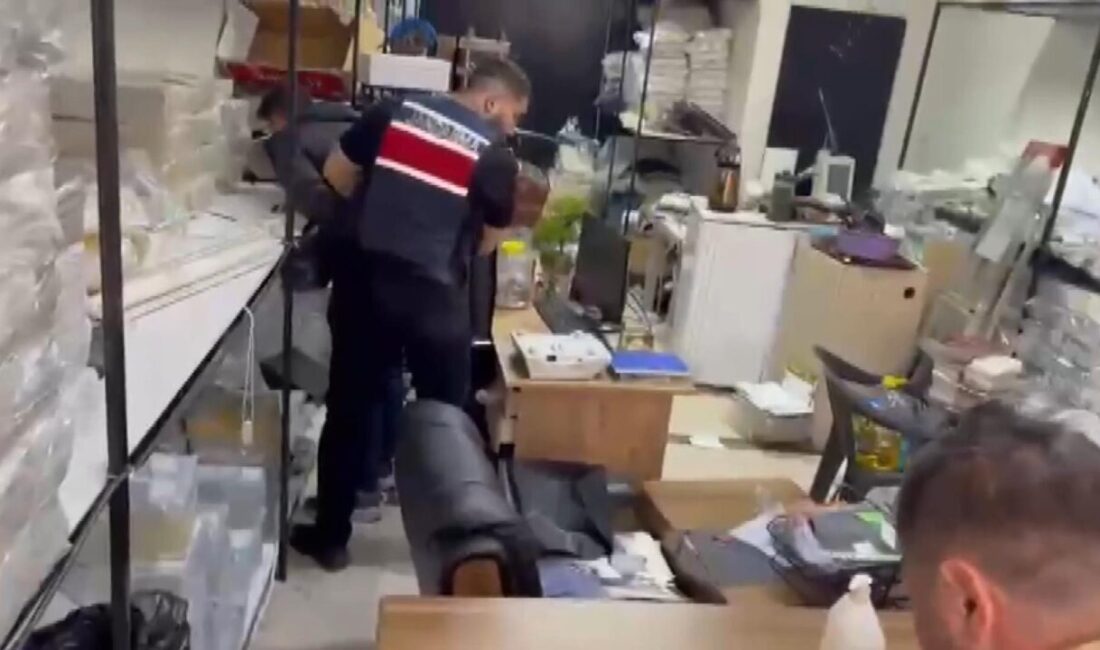 İSTANBUL, – ZEYTİNBURNU’nda altın sahteciliği suçuna yönelik düzenlenen operasyonda 28