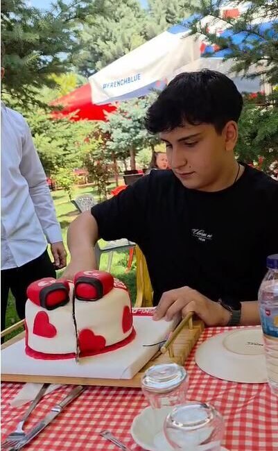 AİLESİ CENAZEYİ TESLİM ALDI Ankara’nın Etimesgut ilçesinde Taha Erdem E.