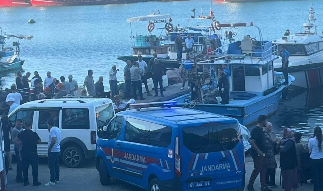 ÇARŞIBAŞI (Trabzon), – TRABZON’un Çarşıbaşı ilçesinden av için teknesiyle denize