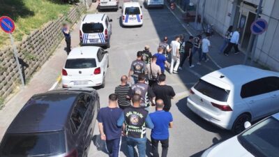 İhsan DÖRTKARDEŞ /İSTANBUL, – AVCILAR D-100 Karayolu’nda düğün konvoyu yaparak