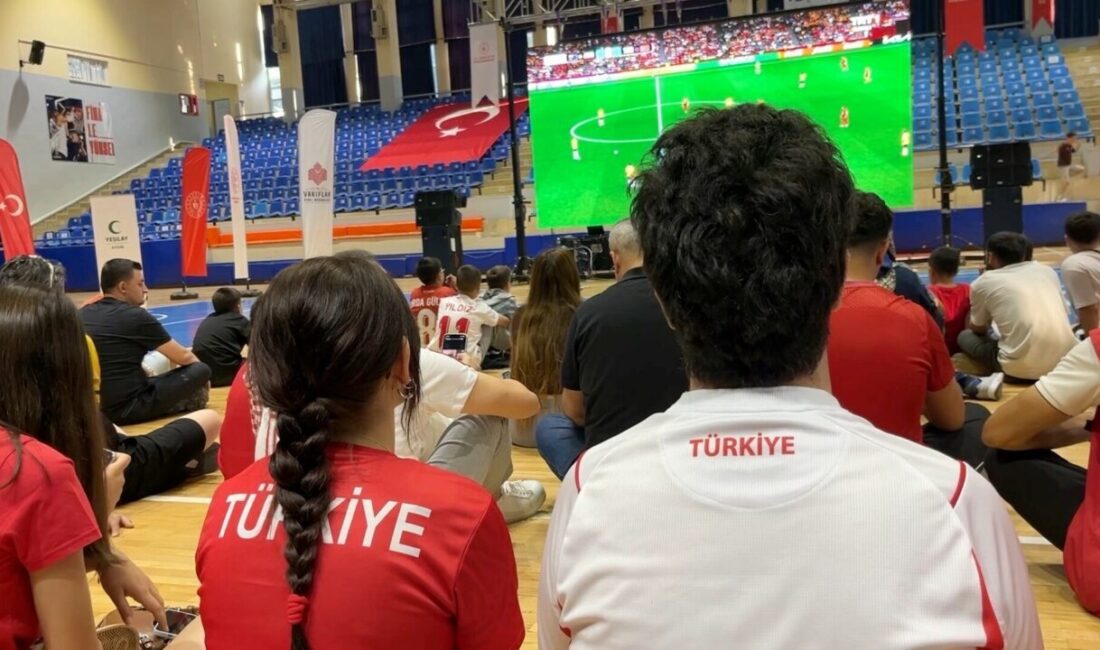 Melek FIRAT / AYDIN, – AYDIN’da vatandaşlar, 2026 FIFA Dünya