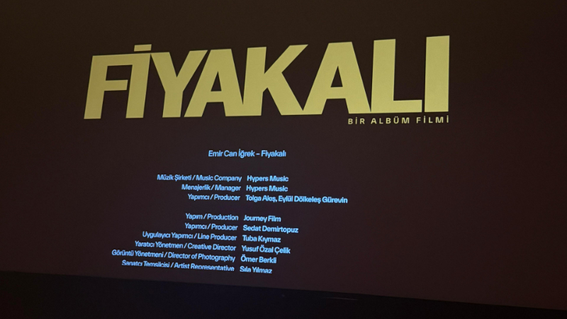 Türk müziğinin sevilen isimlerinden Emir Can İğrek, üçüncü stüdyo albümü