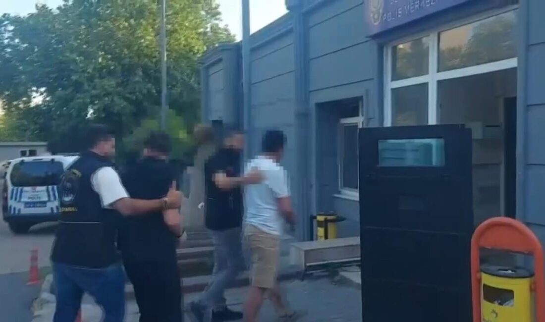 Vehbi DEMİR – Ramazan İŞİKLİ / İSTANBUL, – BEYLİKDÜZÜ’nde metrobüste