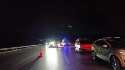 Barış YILMAZ/ BURSA – BURSA Çevre Yolu üzerinde karşıya geçmeye