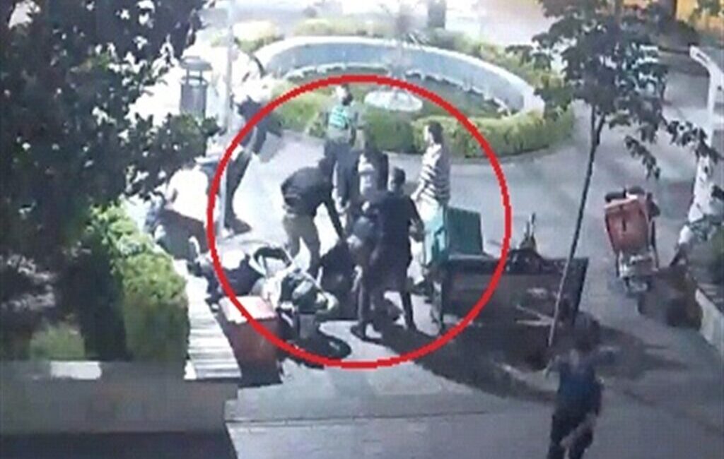 Yavuz YILMAZ/ İNEGÖL(Bursa), – BURSA’nın İnegöl ilçesinde motokuryeler ile gıda