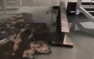 ÇOCUKLAR SEL SULARINDA OYUN OYNADI Bursa’nın İnegöl ilçesinde etkili olan