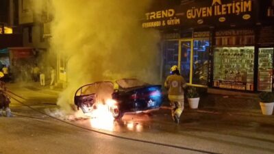 Barış YILMAZ/BURSA – BURSA’nın Osmangazi ilçesinde seyir halindeki otomobil alev