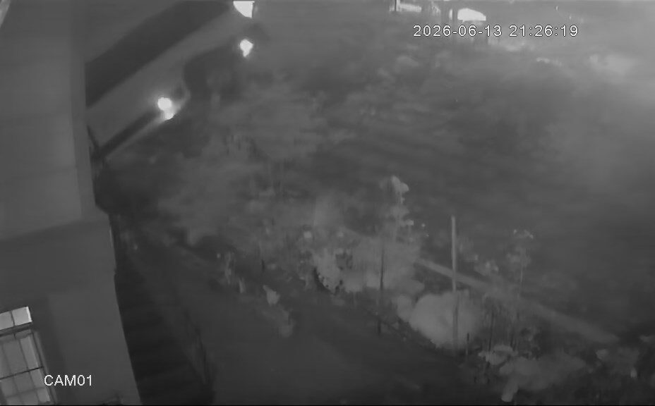 İsa ALMAÇAYIR/İSTANBUL, – ÇEKMEKÖY’de sürücüsünün direksiyon hakimiyetini kaybettiği servis minibüsü