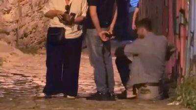 Doğan Can CESUR / İSTANBUL – GALATA’da ayakkabı boyacısı M.G.
