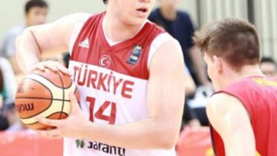 İZMİR, – TÜRKİYE Basketbol Ligi ekiplerinden Göztepe, pivot pozisyonunda görev