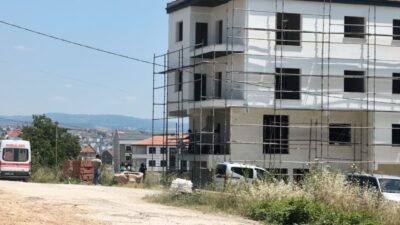Yavuz YILMAZ/ İNEGÖL (Bursa), -BURSA’nın İnegöl ilçesinde inşaatta çalışan sıva