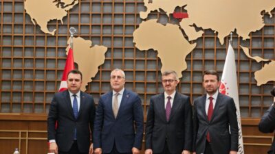 Kübra SONKAYA/ANKARA, – ÇALIŞMA ve Sosyal Güvenlik Bakanı Vedat Işıkhan