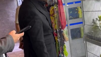 Eda KOÇ/ANKARA, – KENDİSİNİ, ‘Genel Başkan’ olarak tanıtıp alışveriş merkezinde