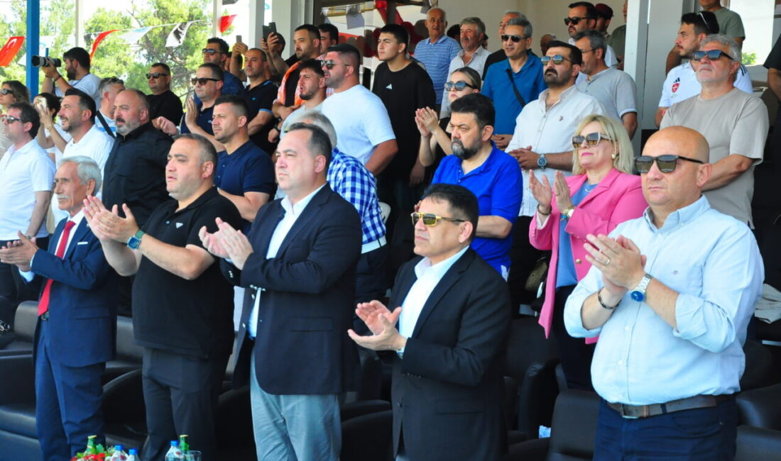 Ersan ERDOĞAN/MANİSA, -MANİSA Büyükşehir Belediyesi tarafından düzenlenen Yuntdağı Yağlı Güreşleri