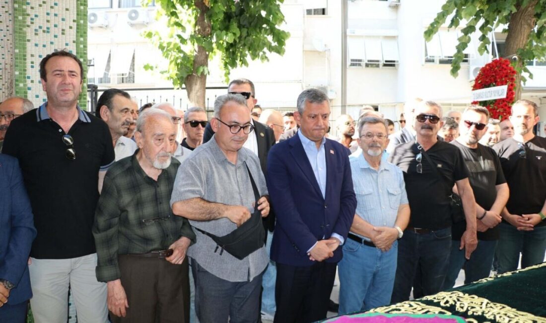 Yağmur ÖNGÜN/İZMİR, -CHP Meclis Grup Başkanı Özgür Özel, mezunu olduğu
