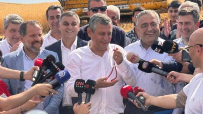 ‘ÇİFTÇİLERİN BORÇLARININ FAİZLERİNİ SİLECEĞİZ’ CHP Grup Başkanı Özgür Özel, Diyarbakır’ın