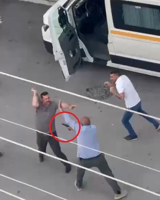 ANKARA, -ANKARA’nın Pursaklar ilçesinde park yeri nedeniyle çıkan tartışma, kurusıkı
