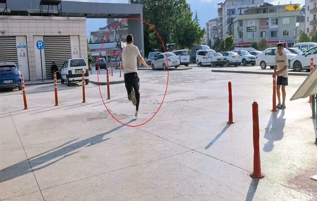 Yavuz YILMAZ/İNEGÖL (Bursa), – BURSA’nın İnegöl ilçesinde kimlik kontrolü sırasında
