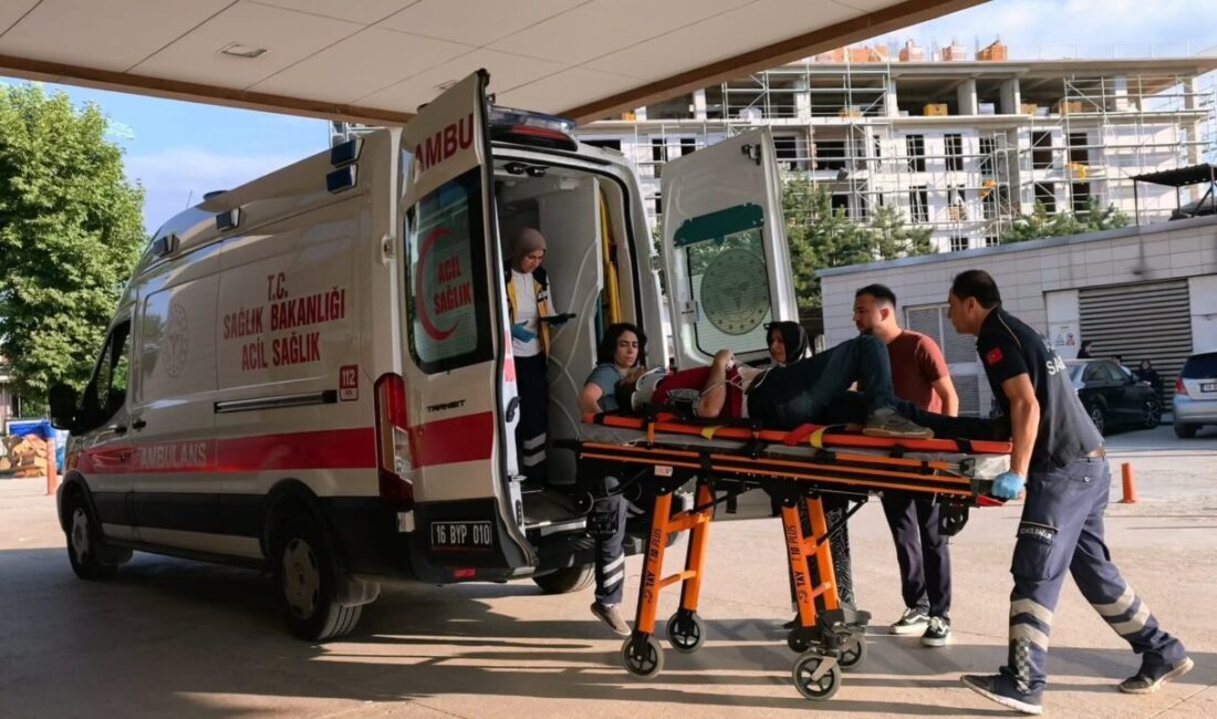 Yavuz YILMAZ/İNEGÖL (Bursa), – BURSA’nın İnegöl ilçesinde rahatsızlanan sürücünün kontrolünü