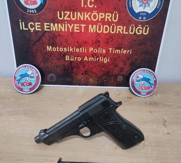 Ünsal YÜCEL/ UZUNKÖPRÜ(Edirne), – EDİRNE’nin Uzunköprü ilçesinde polis tarafından durdurulan