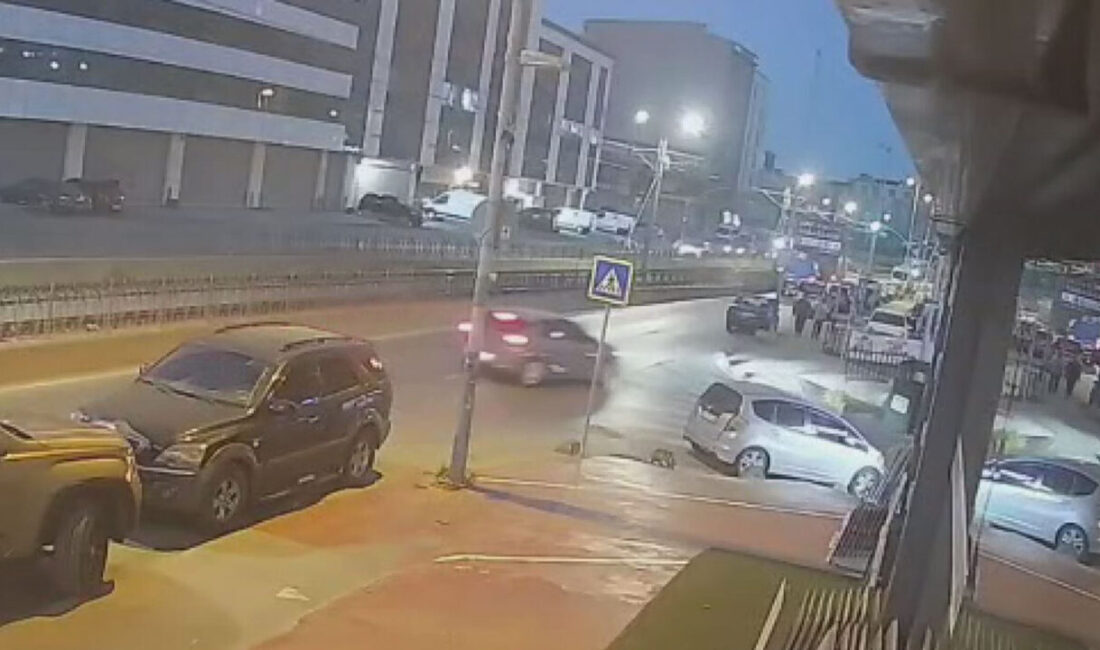 Emin YEŞİL / İSTANBUL, – Sultangazi’de sürücüsünün kontrolünü kaybettiği otomobil