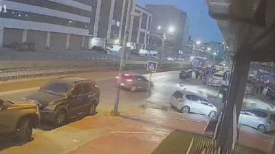 Emin YEŞİL / İSTANBUL, – Sultangazi’de sürücüsünün kontrolünü kaybettiği otomobil