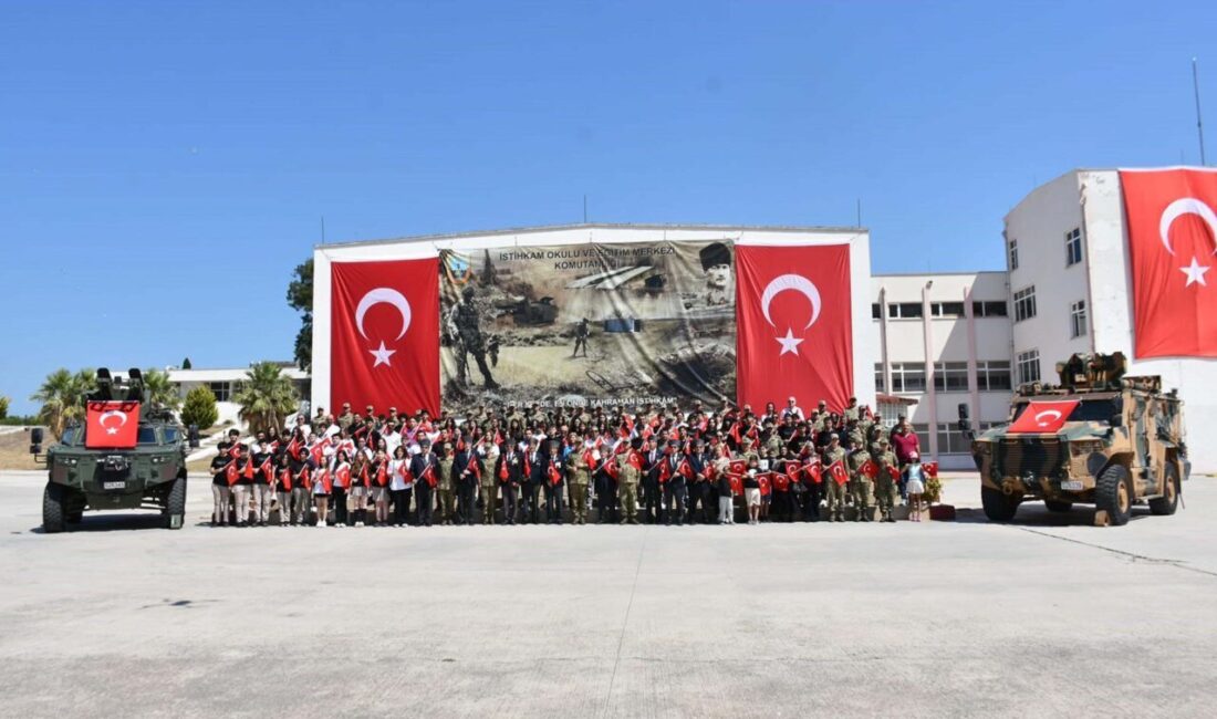 Seza Nur ALPDÜNDAR/İZMİR, -TÜRK Kara Kuvvetleri’nin 2235’inci kuruluş yıl dönümü