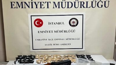 İSTANBUL, – ÜMRANİYE’de bir eve düzenlenen uyuşturucu operasyonunda 1 kilo